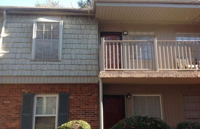 Upper Level 1-Bedroom at SALEM SQUARE! photos photos