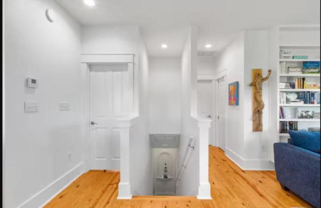 8933 Dolphin Lane Gallery 3