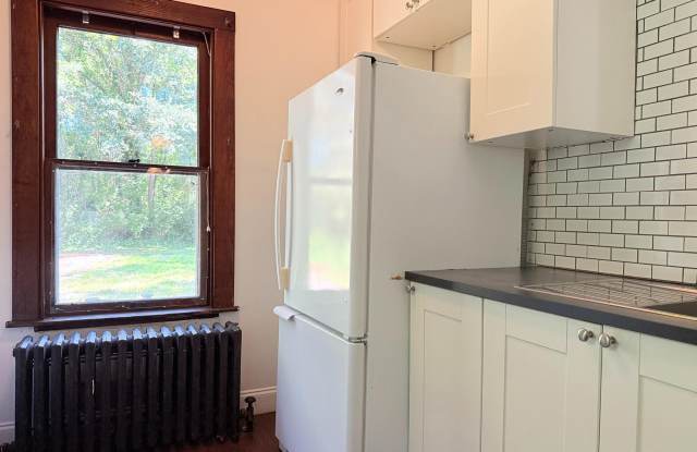 303 E 6TH Street unit: B photos photos