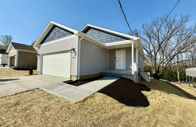 New 5BR Retreat With Hot Tub 2 Living Areas WC, OH photos photos