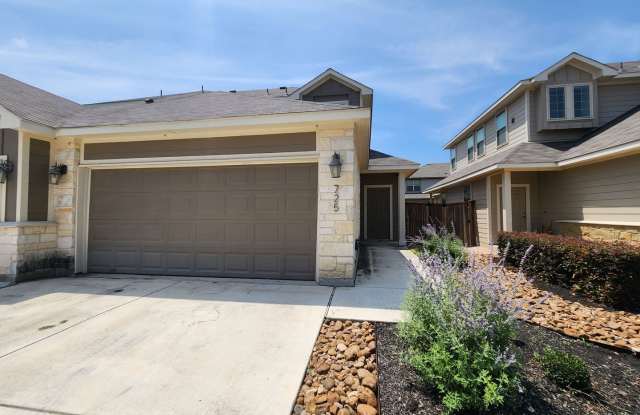 Live Minutes from Gruene and Downtown New Braunfels! / Fridge, Washer, Dryer Included/ Inside the Loop / CISD photos photos