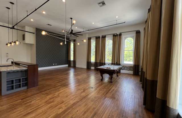 601 Court St Ste 201 Gallery 4