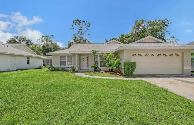 3/2 Pool Home in Lake Sarasota Gallery 1
