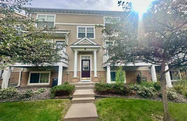 Gorgeous X-Large 4 Bedroom Townhome in Maplewood! photos photos
