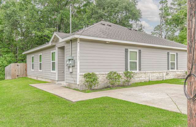 15627 Sycamore Dr photos photos