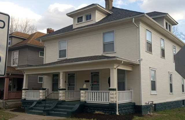 536 Oxford Avenue photos photos