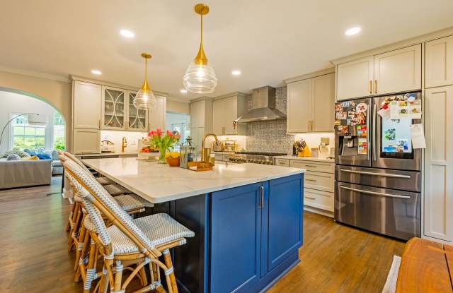 Elegant 4BR W/ Dens Retreat with Stunning Backyard Oasis & Attached Garage Gallery 3