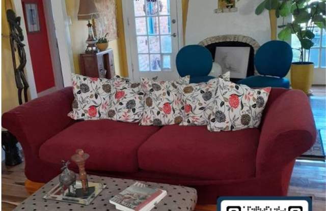 Fully Furnished Charming Home near UC Davis Medical Center!! Move-in Ready! - 4226 Y Street, Sacramento, CA 95817