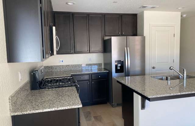 3 BR 2 BA Available Now Gallery 4