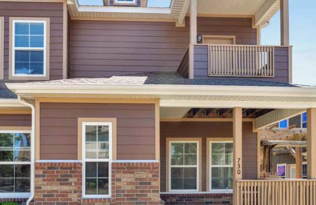 4 Bed 3 Bath Townhome located close to University! photos photos
