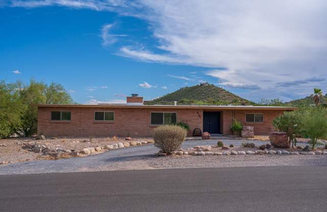 8250 E Rawhide Trl - 8250 East Rawhide Trail, Catalina Foothills, AZ 85750