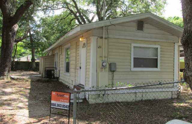 1211 E Cayuga St - 1211 East Cayuga Street, Tampa, FL 33603