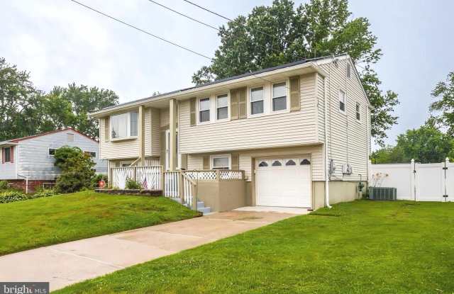 610 OGDEN Drive photos photos