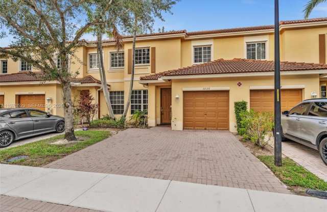 3236 NW 31st Ter photos photos