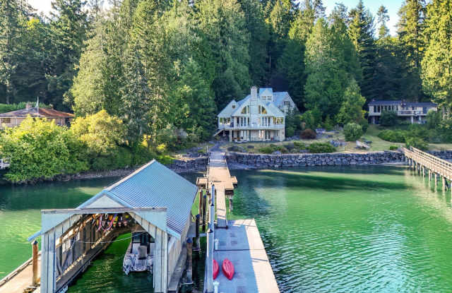 Custom Built Bainbridge Island Waterfront Home with Dock photos photos