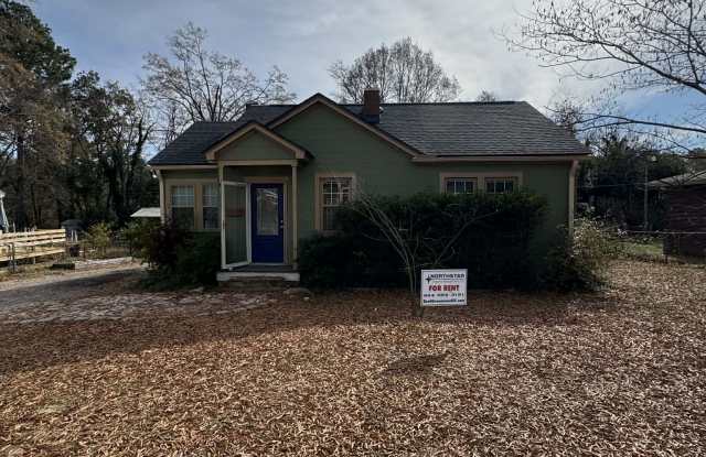 206 Briggs Avenue - 206 Briggs Avenue, Greenwood, SC 29649