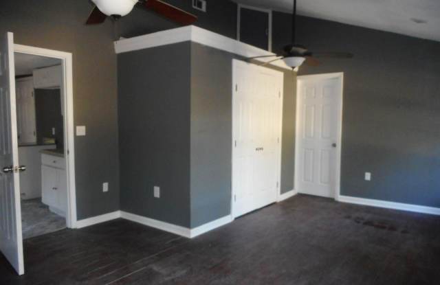 57415 Oaklawn Drive Gallery 4