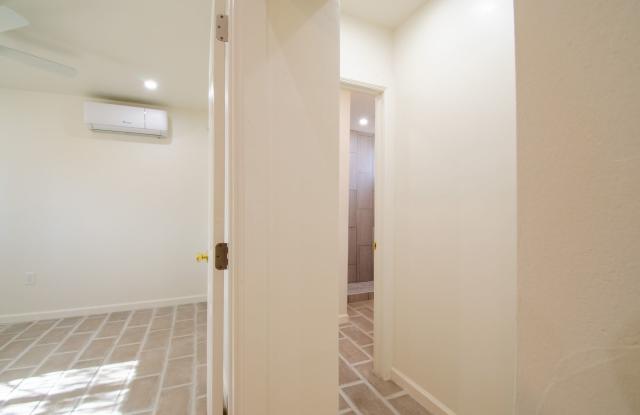 Newly Remodeled Home Near University of Arizona! Gallery 4
