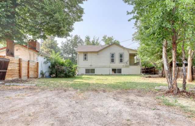 911 4th St B photos photos