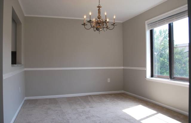 9707 KINGS CROWN Court Gallery 4