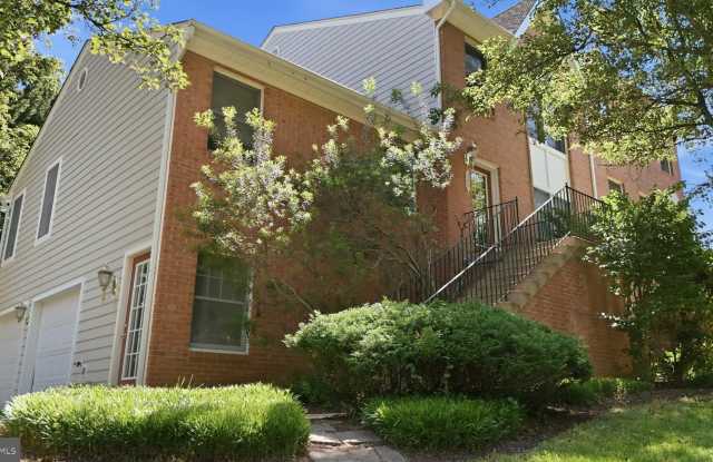900 HICKORY Circle Gallery 2