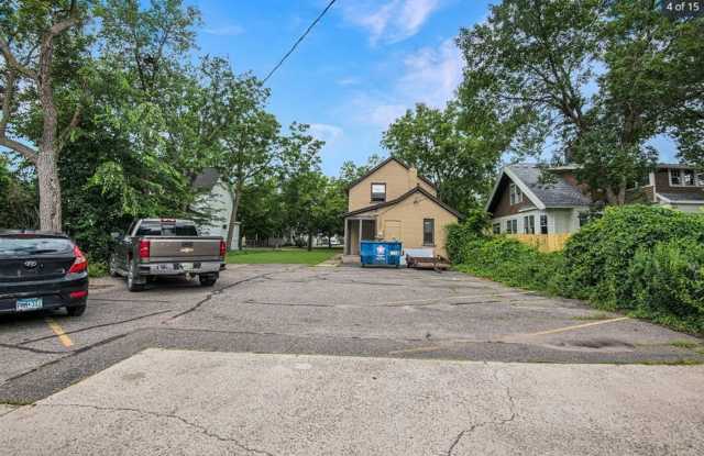 Charming 3BR House in Saint Cloud Gallery 3