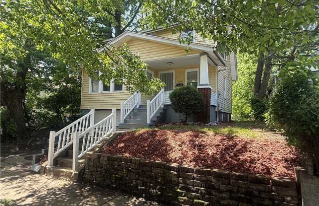 1500 Sweitzer Avenue photos photos
