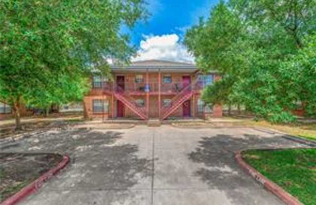 Available for Immediate Move in! Amazing 3 bed/2 bath Close to Campus!! photos photos