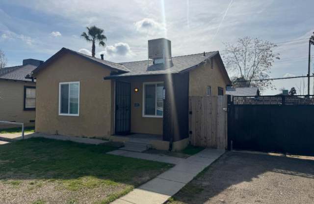 1117 Woodrow Ave photos photos