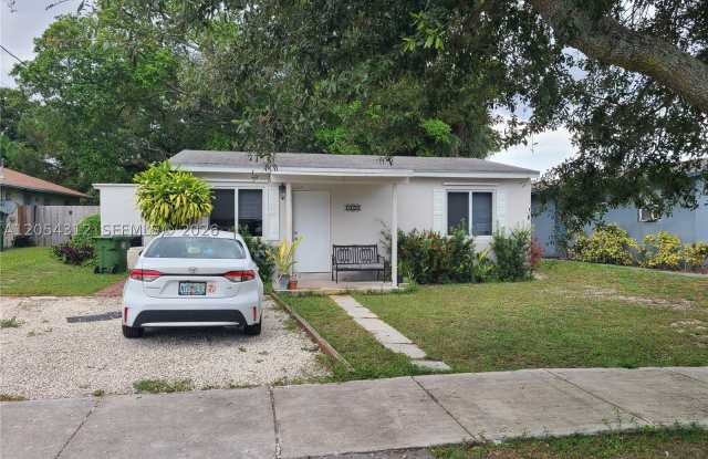 428 NW 21st Ter photos photos