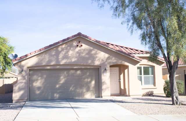 SPACIOUS 4BEDROOM 2 BATH IN SAN TAN VALLEY photos photos