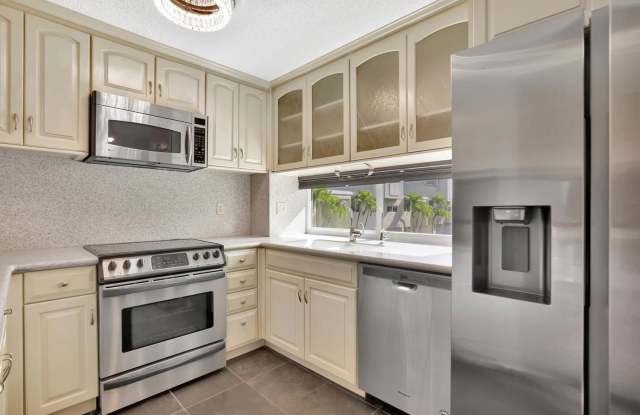 884 Southeast 19th Avenue photos photos