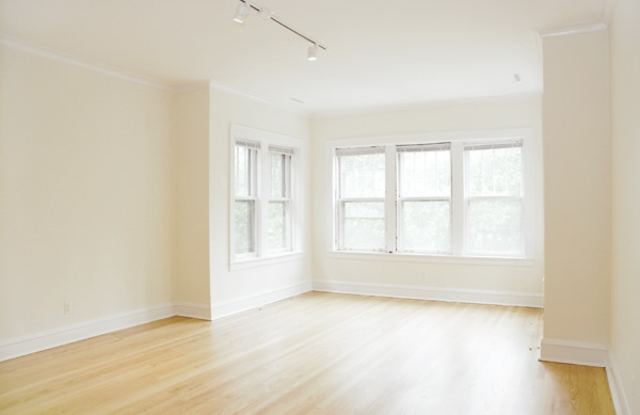 2709 W. Sunnyside Ave. - 2 photos photos