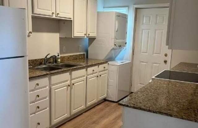 141 Pine Grove Avenue lot: B Gallery 3