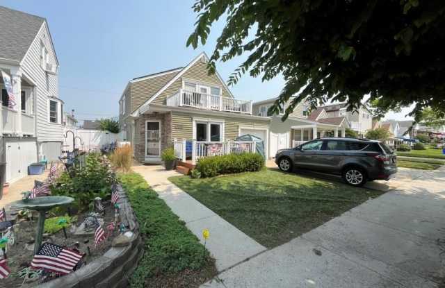 551 W Walnut Street photos photos