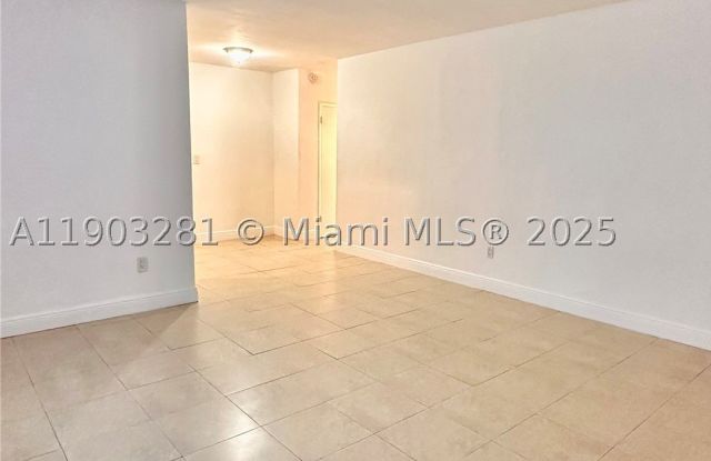 1955 Normandy Dr Gallery 3