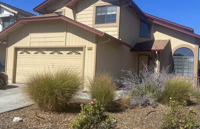 1440 Muir Place - 1440 Muir Place, Rohnert Park, CA 94928
