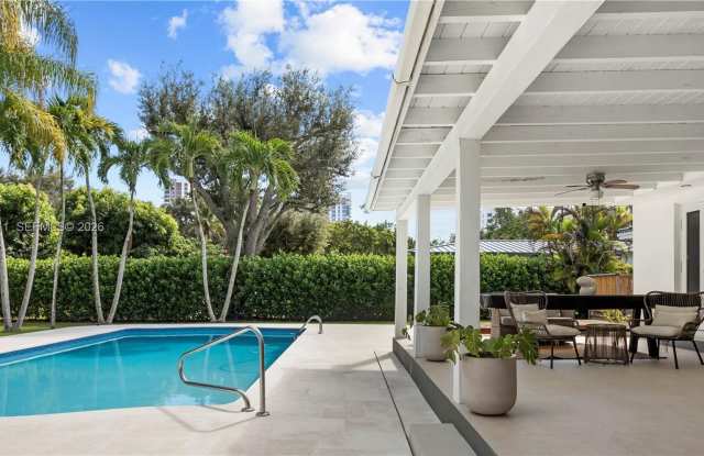 7825 SW 72nd Avenue, Miami, FL 33143 photos photos