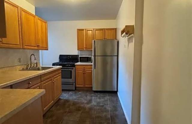 7261 Shore Rd Apt 4M Gallery 3