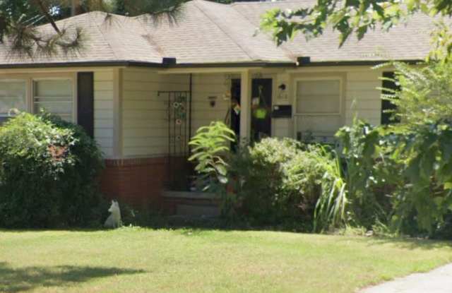 3 Bd 1 Ba Bungalow w/ hardwood photos photos