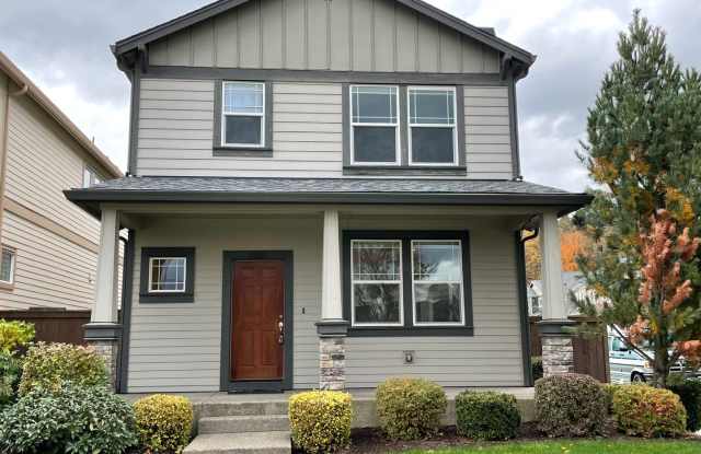 Privacy  Nature at Tonquin Woods: The Ultimate Villebois End-Unit photos photos