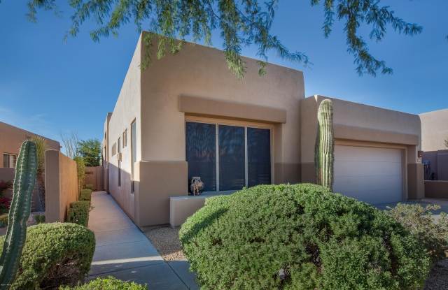 9562 E Chuckwagon Lane Gallery 4
