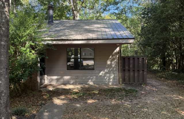 1060/1062 Sourwood Ct - 1060 Gallery 2