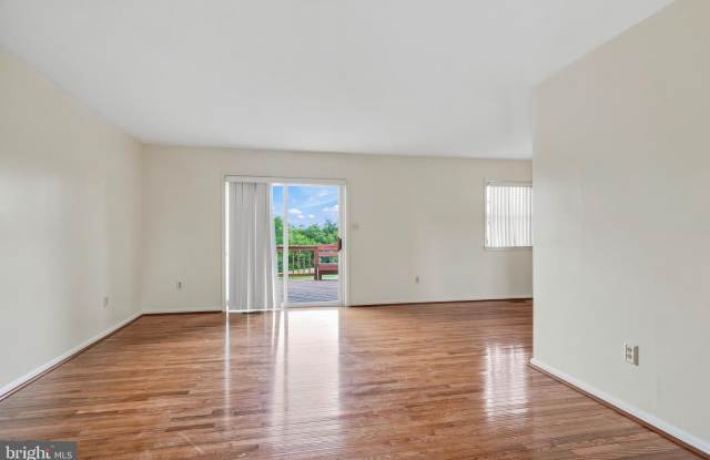10117 BURWELL Road Gallery 3