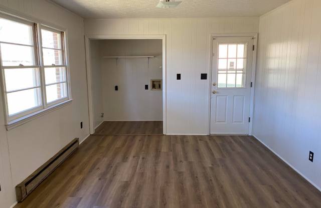1329 Newton Gallery 3