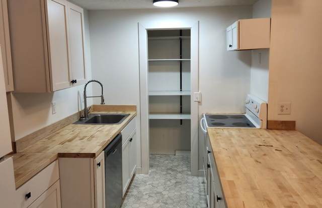 524 N 50th St. photos photos