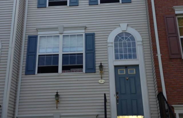 215 stratford - 215 Sratford Drive, Essex County, NJ 07110