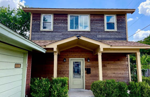 Amazing detached 2/2.5 duplex in Central Austin!!! photos photos