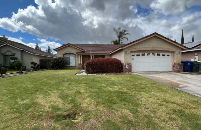 Southwest 3 bedroom with a pool Gallery 1