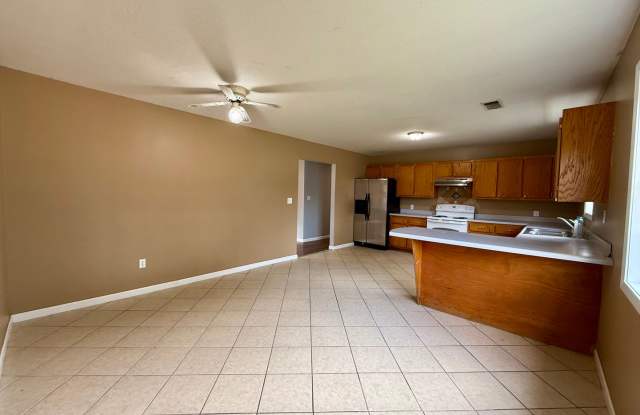 3 Bedroom/1 Bathroom Home in Paragould AR Gallery 4
